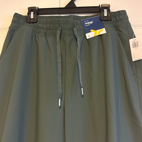 NWT Old Navy High-Rise Joggers. Size Small - Picture 5 of 6